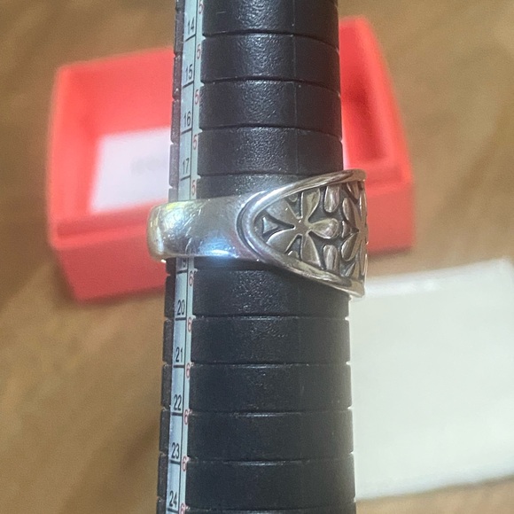 RETIRED James Avery Spring Blossom Flower Band Ring Size 9 - Picture 7 of 13